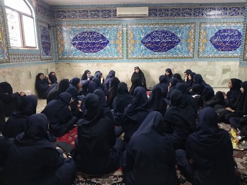 تصاویر/برگزاری پاتوق دخترانه به مناسبت دهه کرامت در ساوه