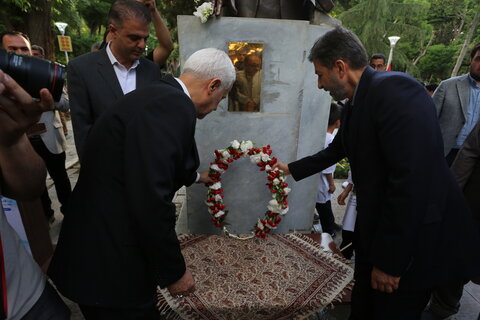 تصاویر / کاشت درخت صلح توسط مهمانان سومین اجلاس بین المللی ایران و آفریقا در اصفهان