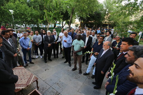 تصاویر / کاشت درخت صلح توسط مهمانان سومین اجلاس بین المللی ایران و آفریقا در اصفهان