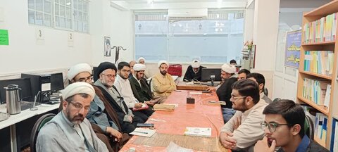 تصاویر / نشست علمی پژوهشی مدرسه علمیه امیرالمؤمنین(ع) آران و بیدگل