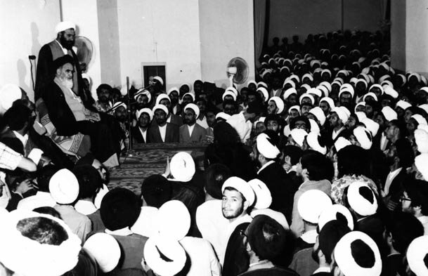 وقتی حوزه صدساله با امام خمینی (ره) قد میکشد 1 وقتی حوزه صدساله با امام خمینی (ره) قد میکشد
