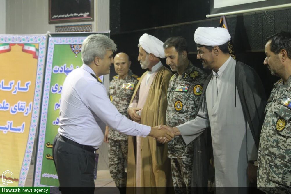 معلمی فقط منحصر در کلاس و درس و کتاب نیست