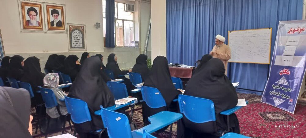 برگزاری نشست دانش افزایی معارف امام صادق (ع) در  خنداب