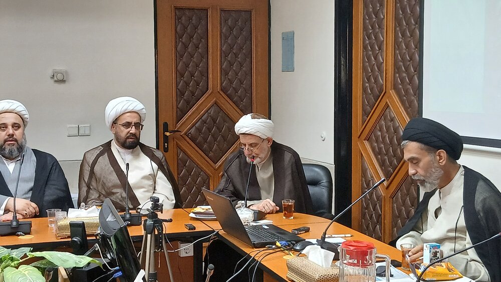 شهید رئیسی دولت را با الگوی حکومت دینی اداره کرد+عکس