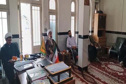 نشست مشترک مسئولان تبلیغات اسلامی کرمانشاه با مدیر مدرسه علمیه کنگاور+عکس
