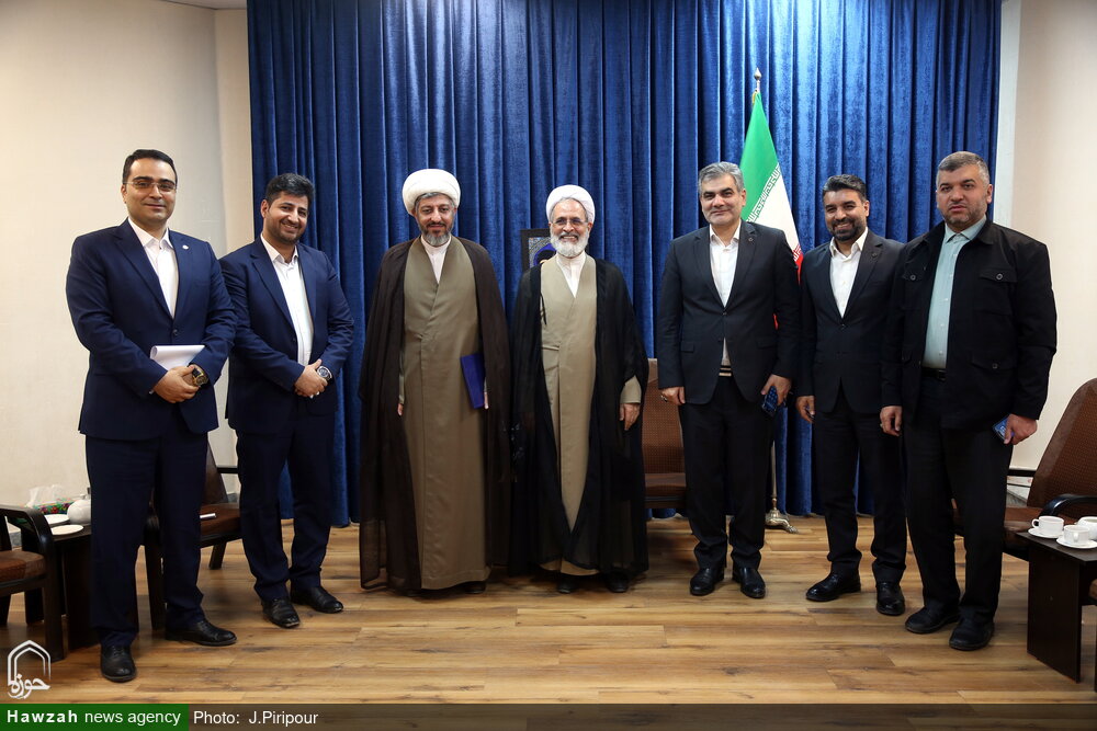 تصاویر/ دیدار مدیر عامل بانک قرض الحسنه مهر ایران با آیت الله اعرافی