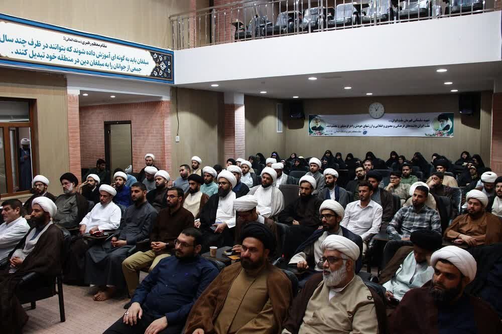 برگزاری همایش «از سنگر آموزش تا میدان تبلیغ» در خوزستان+ تصاویر