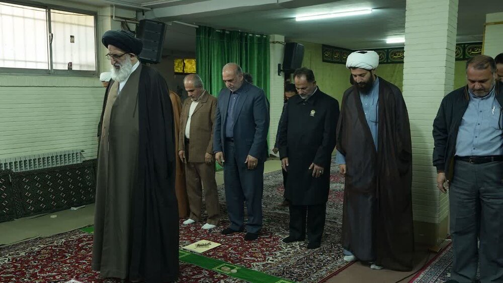 تصاویر| حضور کاروان "زیر سایه خورشید" آستان قدس رضوی در دفتر حجت‌الاسلام والمسلمین حسینی همدانی