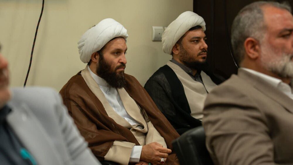 تصاویر| حضور کاروان "زیر سایه خورشید" آستان قدس رضوی در دفتر حجت‌الاسلام والمسلمین حسینی همدانی