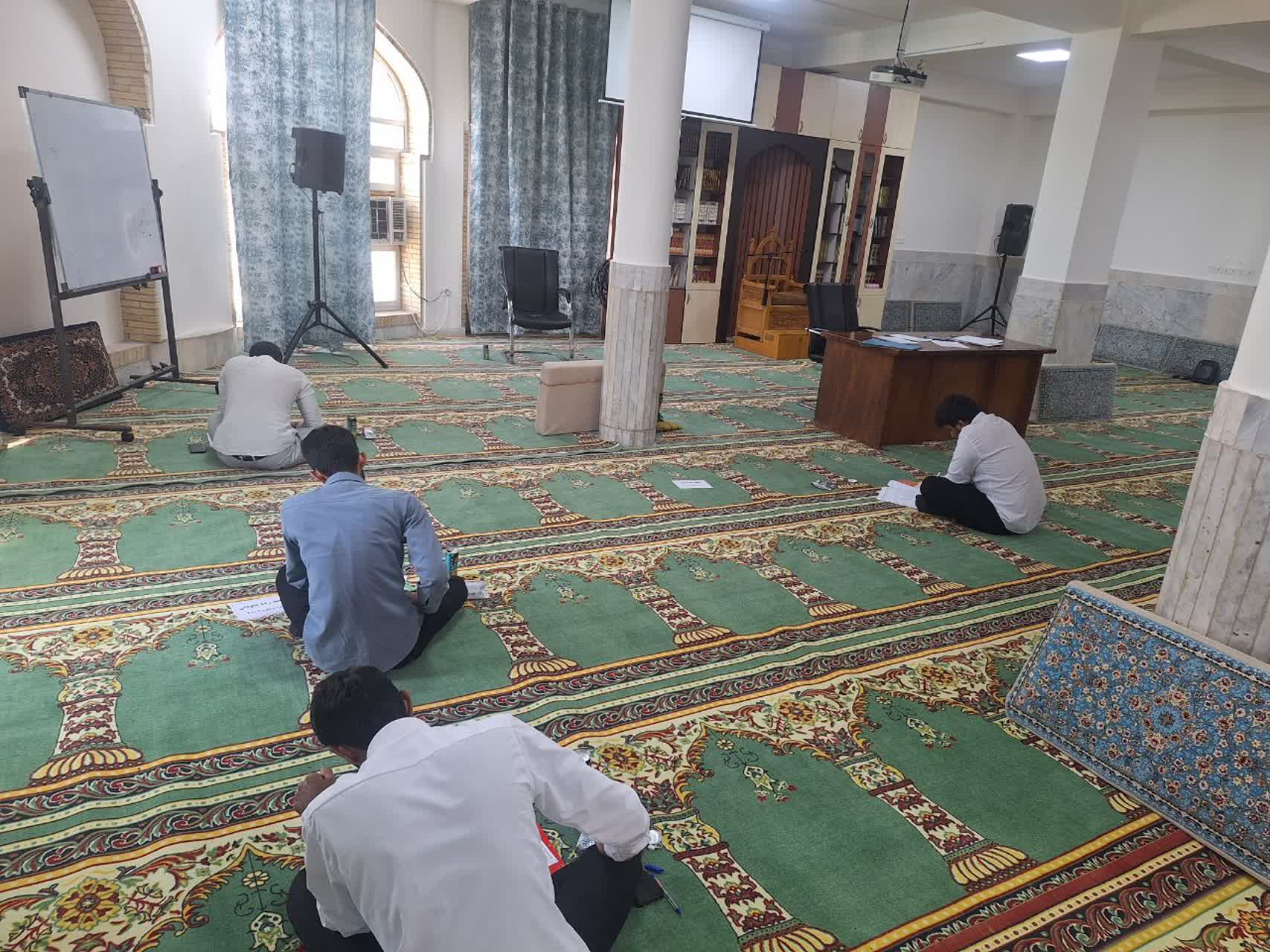 آزمون شناسایی استعداد برتر حوزههای علمیه در بندرعباس برگزار شد