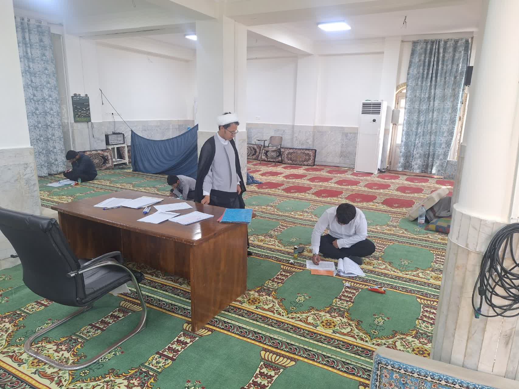 آزمون شناسایی استعداد برتر حوزههای علمیه در بندرعباس برگزار شد