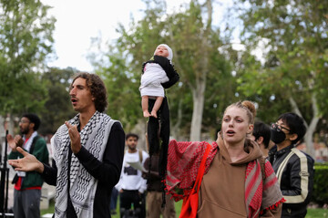 دانشجویانِ تگزاس علیه سرکوب تظاهرات در حمایت از فلسطین شکایت کردند