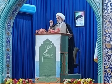 مسئولان به فکر معیشت مردم باشند، نه حواشی فرهنگی / کوچه‌های بوشهر نماد فرهنگ دین داری و ولایتمداری است