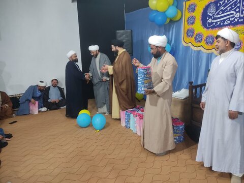 تقدیر از اساتید مدرسه علمیه ایرانشهر در روز معلم