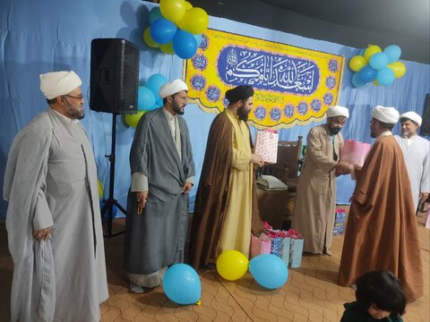 تقدیر از اساتید مدرسه علمیه ایرانشهر در روز معلم