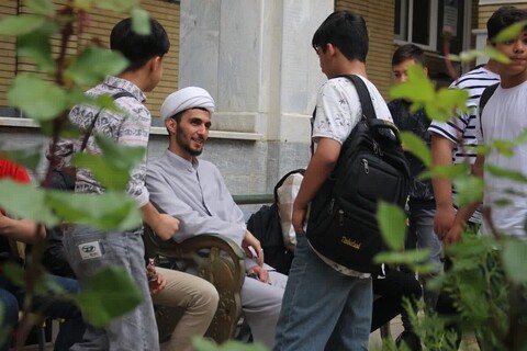 تصاویر/  برگزاری جشن تکلیف دانش آموزان از سوی حوزه علمیه صاحب الزمان(عج) مرند