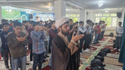 تصاویر/  برگزاری جشن تکلیف دانش آموزان از سوی حوزه علمیه صاحب الزمان(عج) مرند