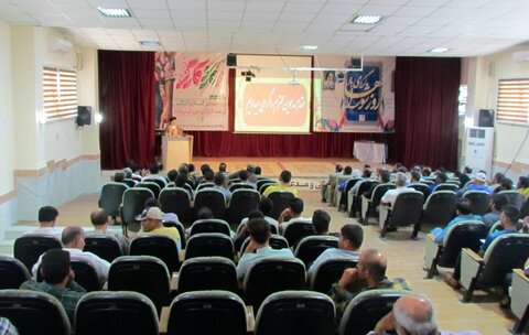 تصاویر/ روز کارگر در بندر دیّر