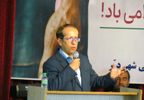 تصاویر/ روز کارگر در بندر دیّر