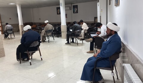 تصاویر / برگزاری آزمون کتبی شناسایی استعدادهای برتر مدارس علمیه کاشان