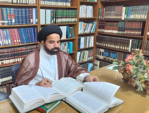 امام خمینیؒ؛ 20 ویں صدی کی اسلامی سیاست کو نئی جہت دینے والی عظیم شخصیت