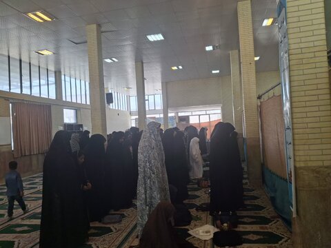 تصاویر/ اقامه نماز جمعه بلورد