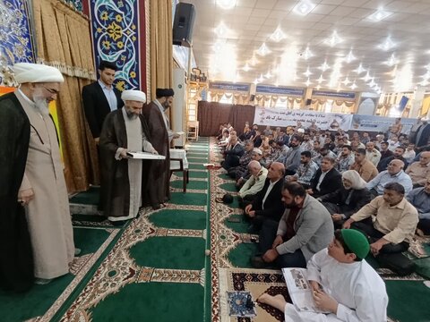 تصاویر/ تقدیر از فعالین پویش ایران همدل در نمازجمعه بوشهر
