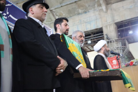 حضور خادمان آستان قدس رضوی در بین نمازگزاران نماز جمعه اهواز