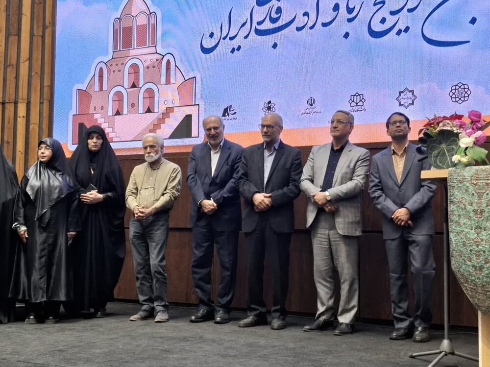 حفظ ایران معنوی و فرهنگی، در گرو ترویج زبان و ادبیات فارسی است