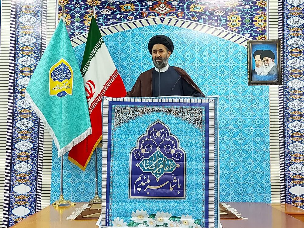 جایگاه والای معلم همیشه و در همه حال باید در جامعه حفظ شود