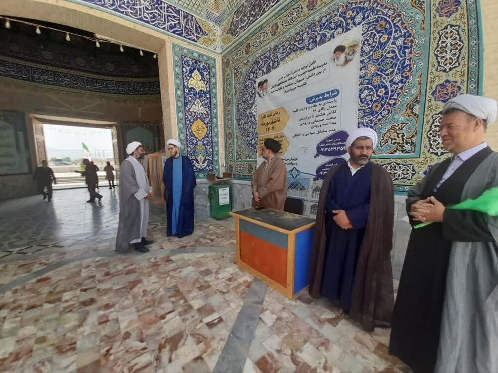 رسالت اصلی حوزه های علمیه دفاع از مبانی اسلام و انقلاب است