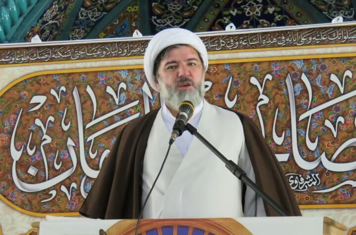 پیروی از خط فکری شهید مطهری از رسالت معلمان است