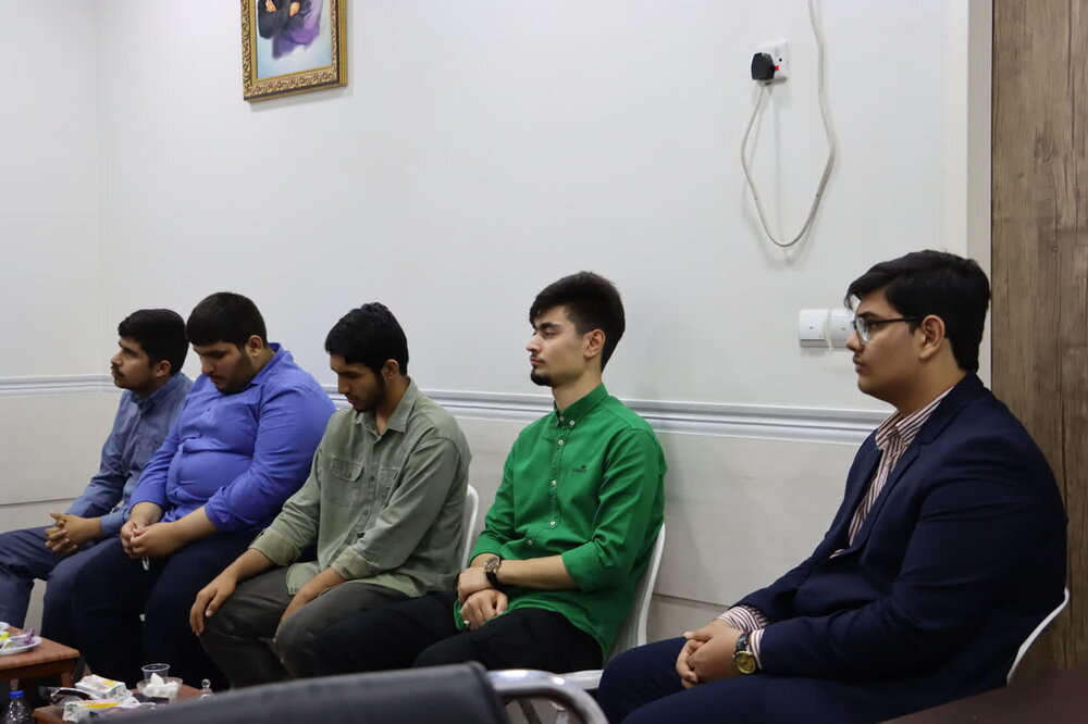 دیدار کادر اتحادیه انجمن های اسلامی دانش آموزان استان با نماینده ولی فقیه در خوزستان