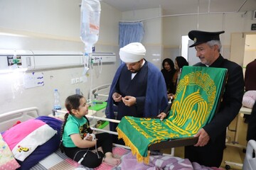 تصاویر/ عیادت خدام رضوی از بیماران بیمارستان سلمان فارسی بوشهر