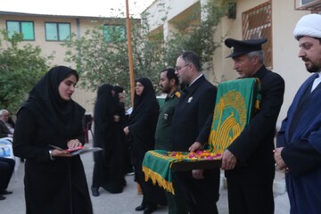 تصاویر/ تجلیل از معلمان با حضور خدام رضوی