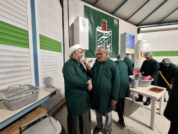 برپایی چایخانه حرم حضرت رضا(ع) در آران و بیدگل