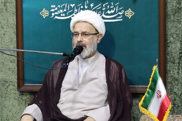 طلبه انقلابی کسی است که خود را وقف خدمت به دین می‌کند