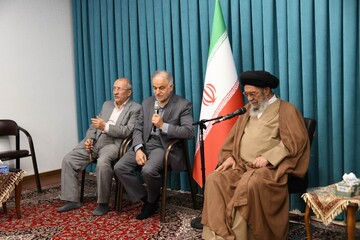 وجود شوراهای اسلامی در کنترل و نظارت بر امور شهرداری‌ها، مؤثر است