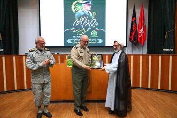 مراسم گرامی‌داشت روز معلم در دافوس ارتش انجام شد