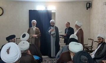 آیت الله اعرافی: اساتید پرچمدار حوزه‌اند