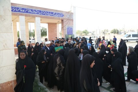 تصاویر/ غبارروبی قبور شهدا با حضور خادمان امام رضا(ع)