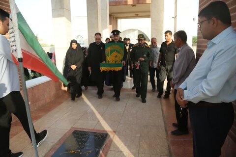 تصاویر/ غبارروبی قبور شهدا با حضور خادمان امام رضا(ع)