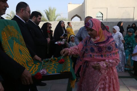 تصاویر/ غبارروبی قبور شهدا با حضور خادمان امام رضا(ع)