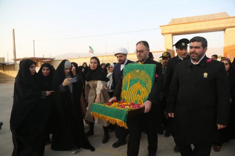 تصاویر/ تجلیل از معلمان با حضور خدام رضوی