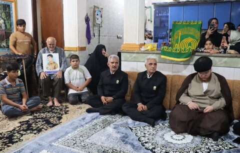 تصاویر/ حضور خدام رضوی در منزل شهید مصطفی صالحیان در دیلم