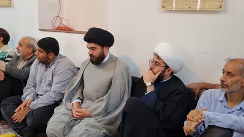 تصاویر/ مراسم بزرگداشت دهه کرامت و گرامیداشت مقام معلم دانش آموزان متوسطه اول پسرانه توحید قم