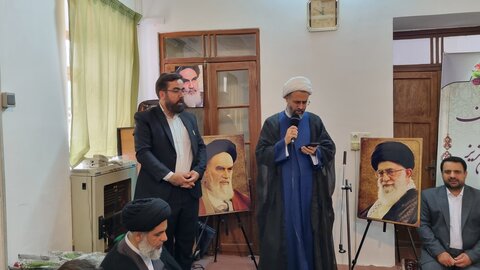 تصاویر/ مراسم بزرگداشت دهه کرامت و گرامیداشت مقام معلم دانش آموزان متوسطه اول پسرانه توحید قم