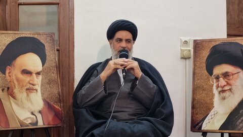 تصاویر/ مراسم بزرگداشت دهه کرامت و گرامیداشت مقام معلم دانش آموزان متوسطه اول پسرانه توحید قم