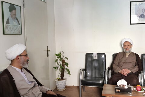 تصاویر/ تقدیر از اساتید و طلاب موفق مدرسه شهید ثانی(ره)