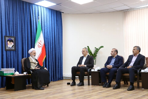 تصاویر/ دیدار شهردار تهران با آیت الله اعرافی